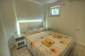3 bedrooms, iron/ironing board, WiFi, bed sheets - Three Bedroom Apartment in Villla Vuka in Omišalj (Omisalj)