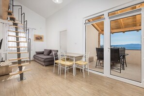 Fernseher, Kamin
