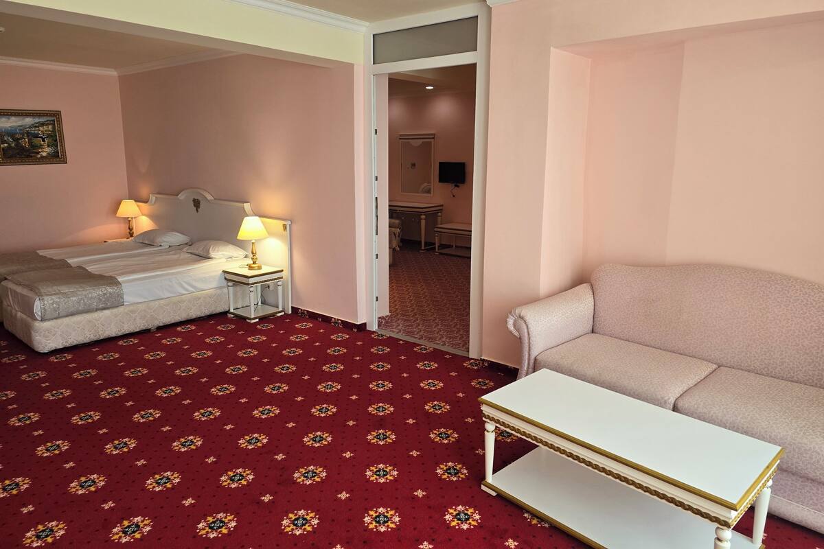 Minibar, coffres-forts dans les chambres, chambres insonorisées