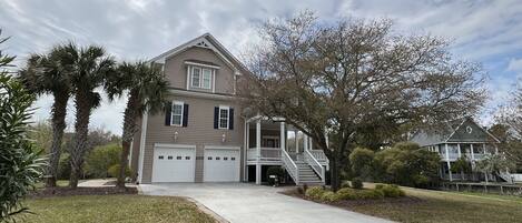 المنشأة من الخارج