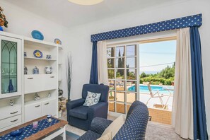 Smart TV - Villa Cerrinho - Three Bedroom Villa, Sleeps 6 (Albufeira)