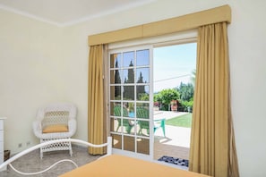 3 bedrooms, WiFi, bed sheets