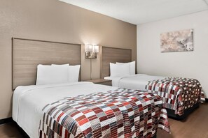 Deluxe kamer, 2 tweepersoonsbedden, niet-roken | Een bureau, een laptopwerkplek, gratis wifi, beddengoed