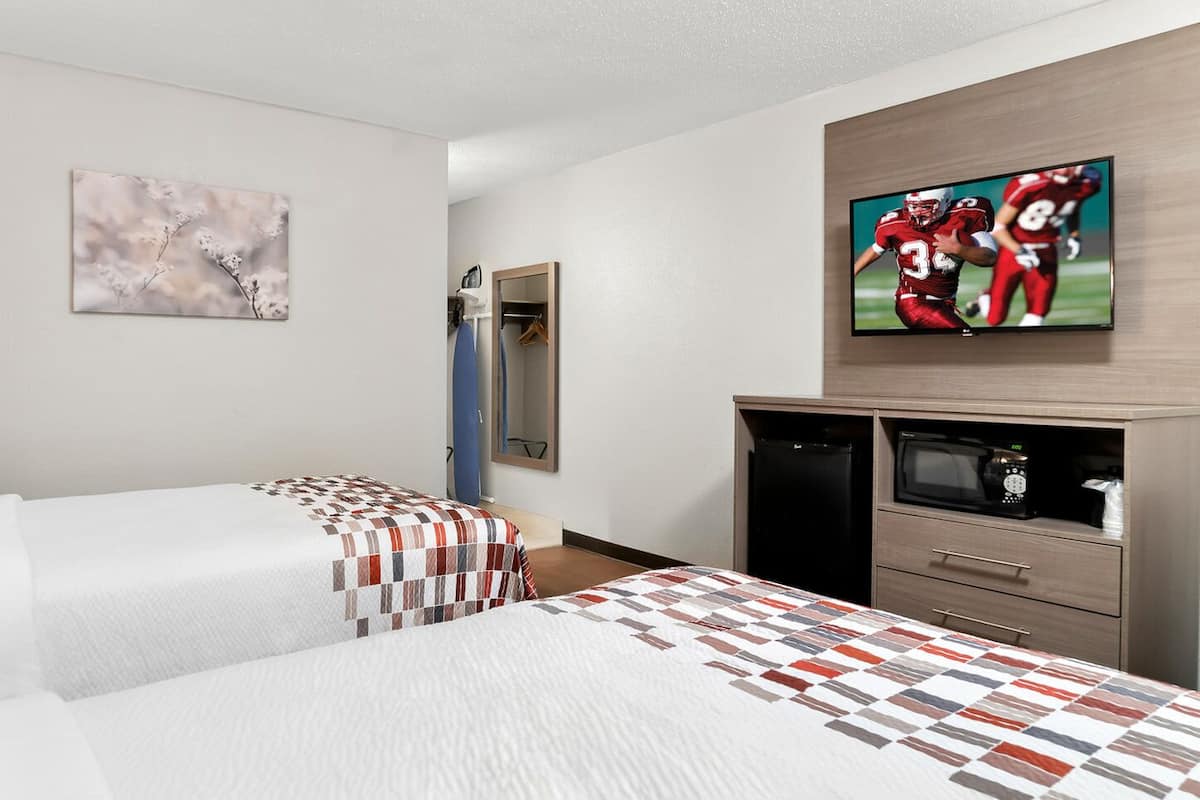 Deluxe Room, 2 Double Beds, Non Smoking | 1 bedroom, desk, laptop workspace, free WiFi
