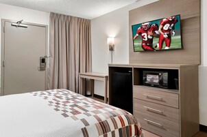 Desk, laptop workspace, free WiFi, bed sheets