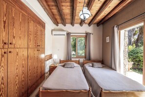 3 bedrooms, WiFi, bed sheets