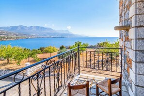 Property grounds - Villa Mulberry - Three Bedroom Villa, Sleeps 6 (Ditiki Mani)
