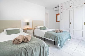 3 bedrooms, WiFi, bed sheets