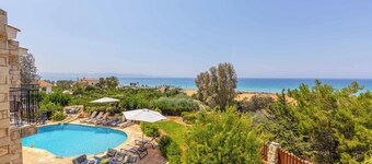 Villa Hermis - Four Bedroom Villa, Sleeps 8