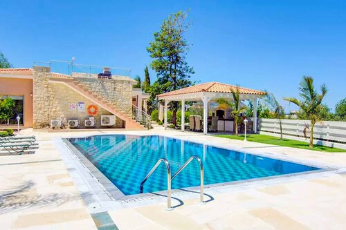 Sea Breeze Hideaway - Trois Chambres Villa, Couchages 6