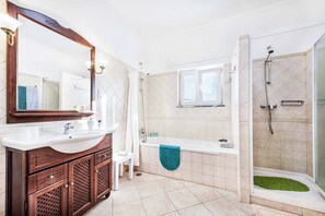 Shower, towels