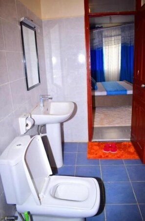 Towels, toilet paper - Great house BnB near jkia! (Mlolongo)