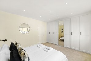 2 soverom, strykejern/-brett, reiseseng for barn og wi-fi