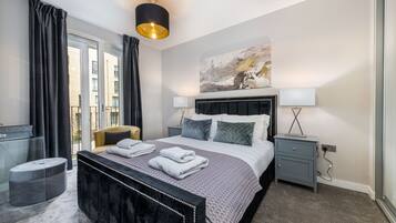 4 bedrooms, iron/ironing board, travel cot, free WiFi