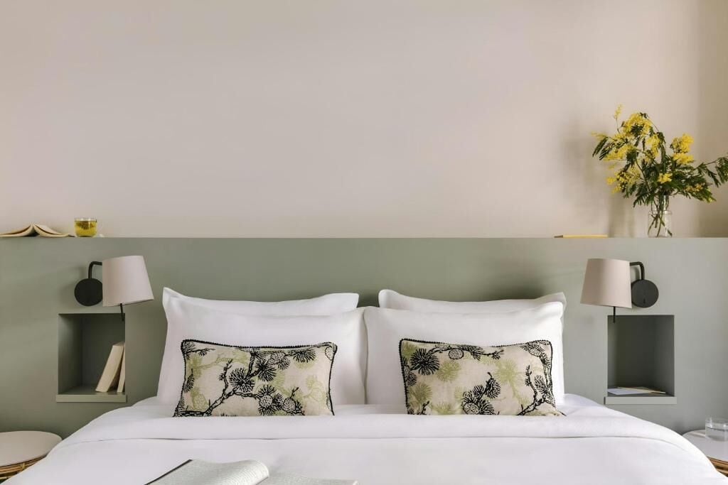 Caja de seguridad en la habitación y decoración personalizada 