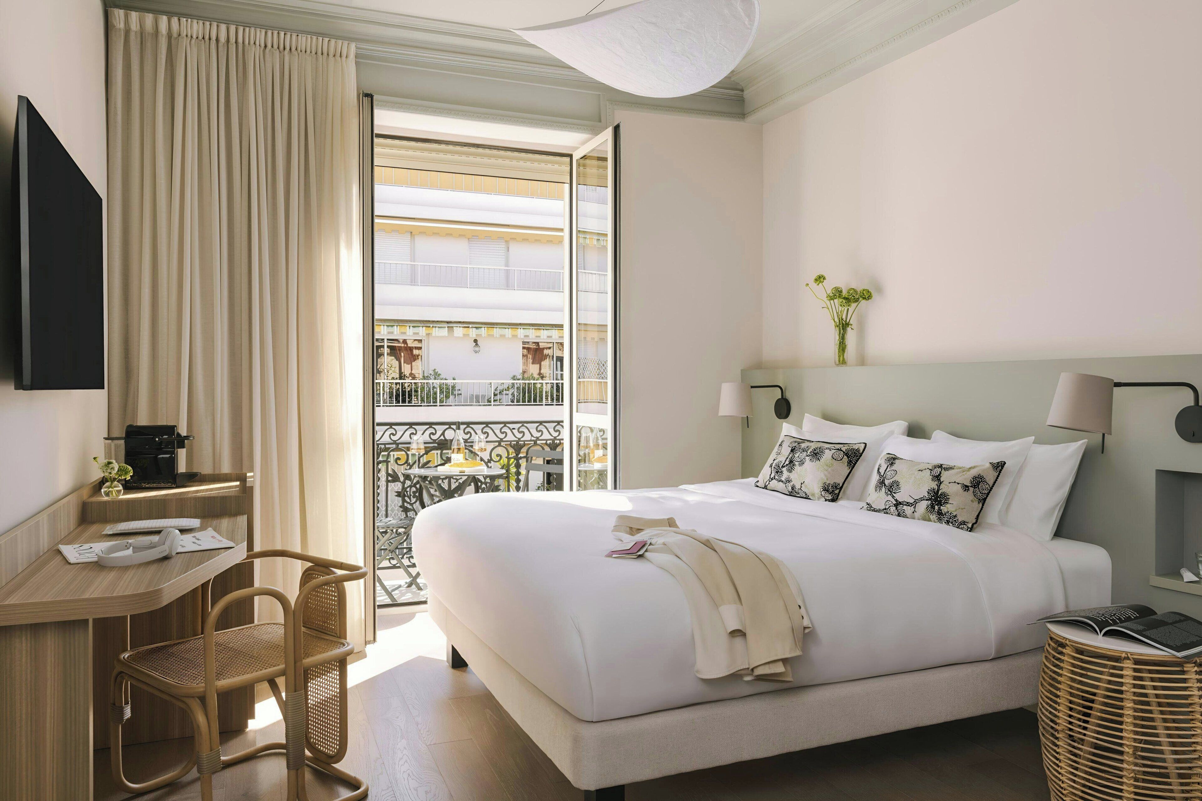 In-room safe, individually decorated, individually furnished, desk