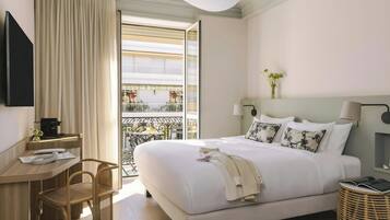 In-room safe, individually decorated, individually furnished, desk