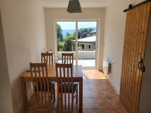 Dining - Peaceful Cottage in the Clare countryside, amazing views and close to the water (Killaloe)