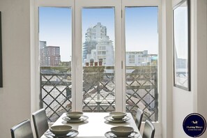 Dining - Stunning 2 Bed Riverside Apartment Canary Wharf! (Greater London)