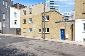 Exterior - Spacious 3-bedroom house in Limehouse! (Greater London)