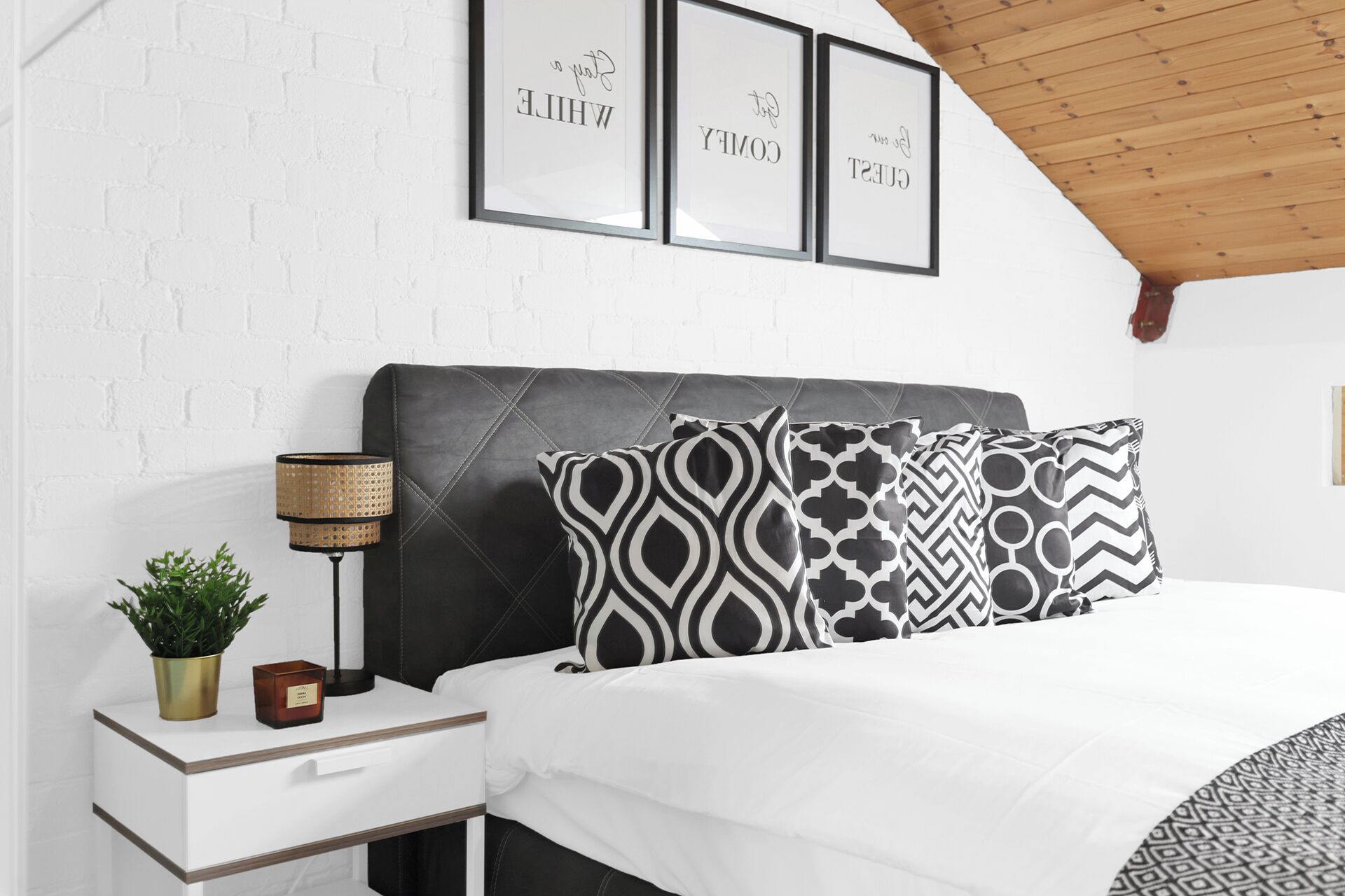 2 bedrooms, iron/ironing board, Internet, bed sheets
