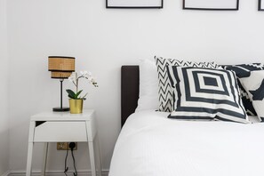 3 chambres, fer et planche Ă repasser, draps fournis