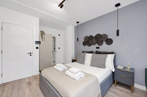 1 bedroom, internet, bed sheets
