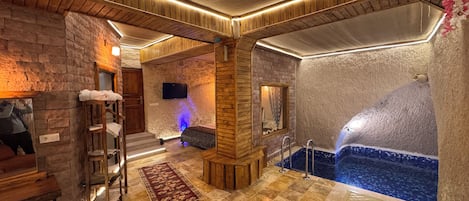 Luxury Suite | Egyptian cotton sheets, premium bedding, down comforters