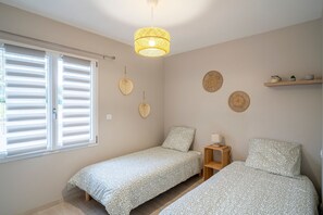 2 habitaciones, tabla de planchar con plancha y wifi gratis 