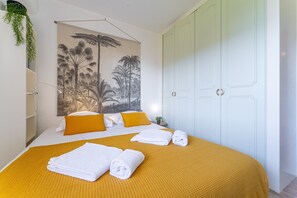 2 bedrooms, iron/ironing board, free WiFi, bed sheets
