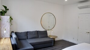 Living area - Brick Lane Spitalfields Apartments (London)