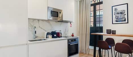 Fridge, microwave, oven, dishwasher