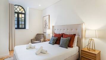 1 bedroom, iron/ironing board, internet, bed sheets