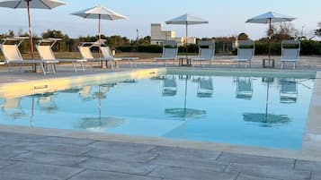 Seasonal outdoor pool