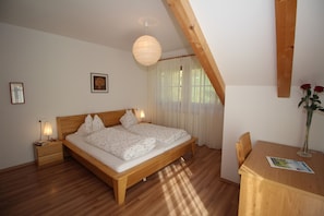 1 chambre, fer et planche à repasser, lit parapluie, Wi-Fi