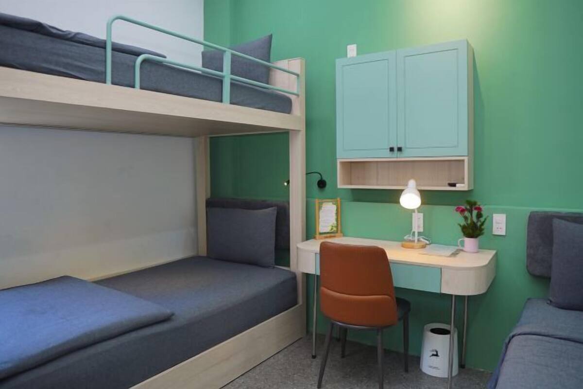 1 bedroom, desk, WiFi (free)