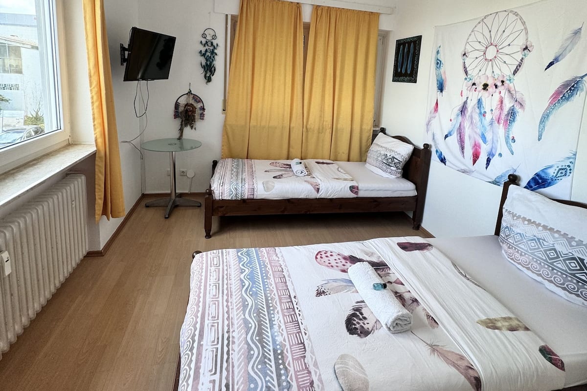 4 bilik tidur, seterika/papan seterika, Wi-fi percuma