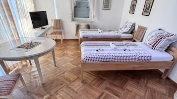 Departamento Confort, vista al jardín | 4 habitaciones, tabla de planchar con plancha y wifi gratis