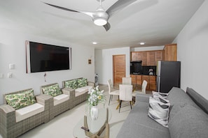 Basic Apartment | Living area