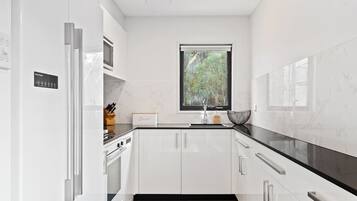 Fridge, microwave, oven, stovetop