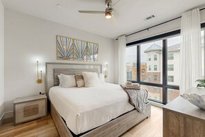 2 quartos, ferros/tábuas de passar roupa, acesso à internet