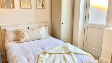 Studio | Iron/ironing board, free WiFi, bed sheets