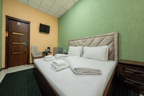 标准双人房 | 起居区 | 平板电视