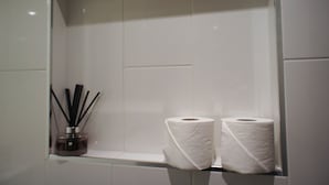 Room | Bathroom - Brick Lane Studios (London)