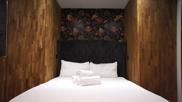 Room | WiFi (free) - Brick Lane Studios (London)