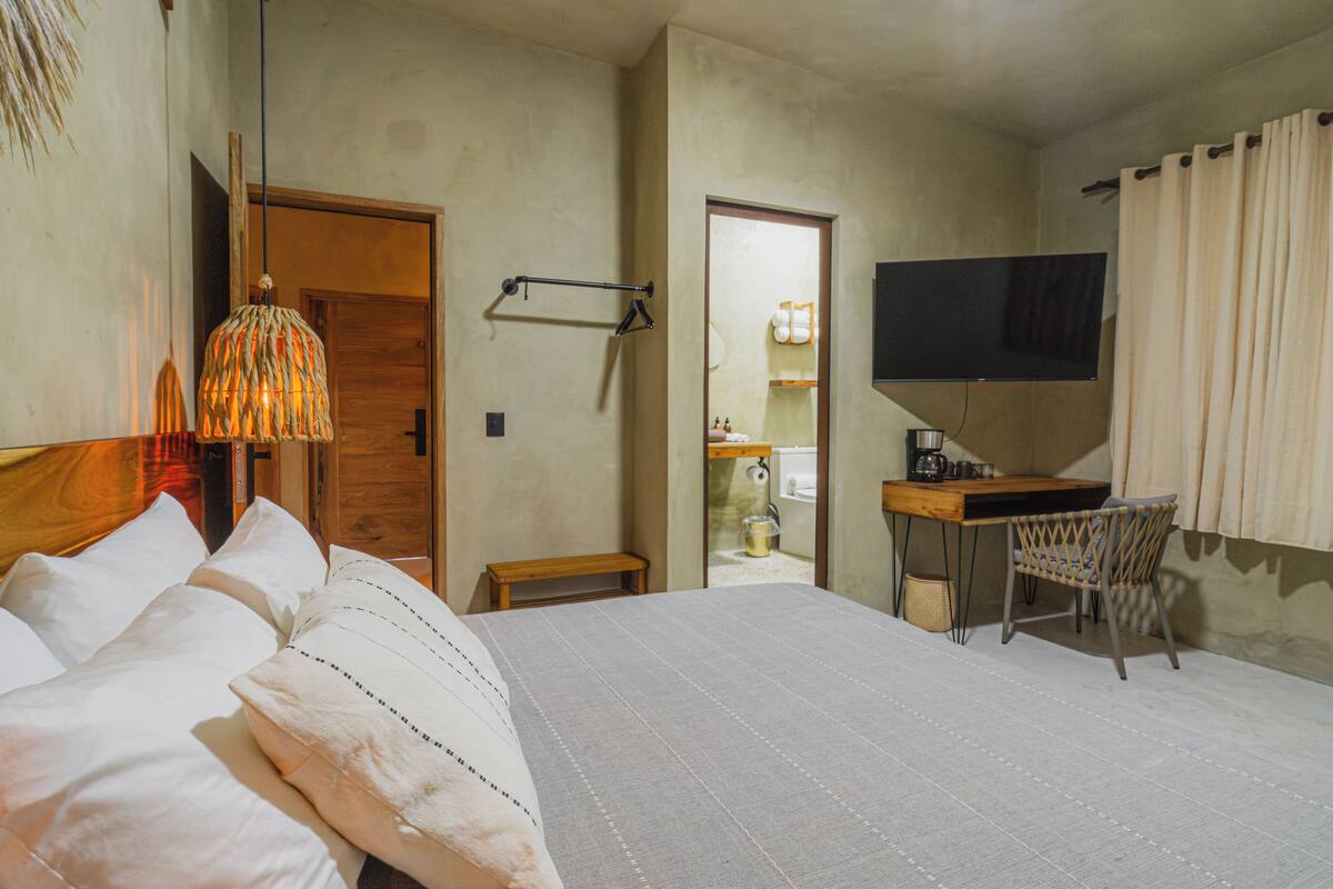 Superior-Zimmer | Allergikerbettwaren, Betten mit Memory-Foam-Matratzen