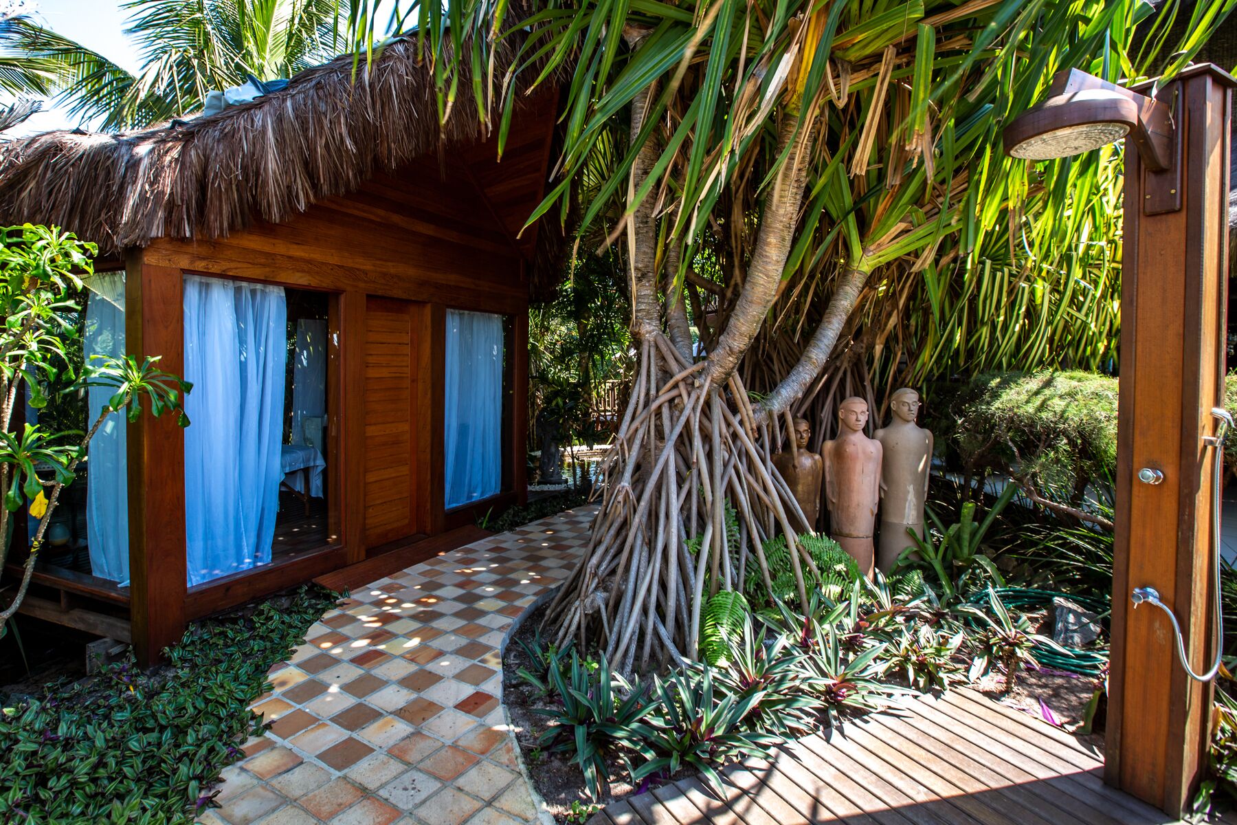 1 sala de tratamento, massagens