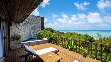 3 piscinas al aire libre, sombrillas, sillones reclinables de piscina