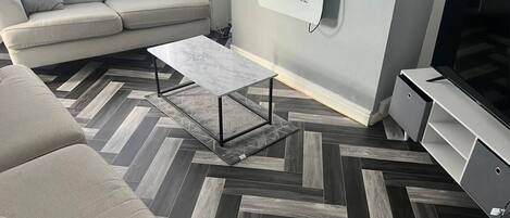 Nhà | Khu phòng khách | TV