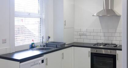 Lovely 4-bed House in Liverpool